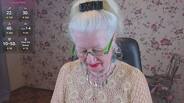 Snapshot of Maya_Mayflower chatting on 02-08-26, 02:48 Maya Mayflower online show from 02-08-26, 02:48