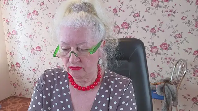 Snapshot of Maya_Mayflower chatting on 02-15-26, 07:51 Maya Mayflower online show from 02-15-26, 07:51