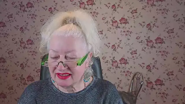 Snapshot of Maya_Mayflower chatting on 02-19-26, 03:02 Maya Mayflower online show from 02-19-26, 03:02