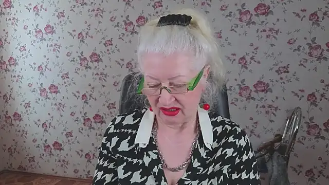 Snapshot of Maya_Mayflower chatting on 03-02-26, 07:15 Maya Mayflower online show from 03-02-26, 07:15