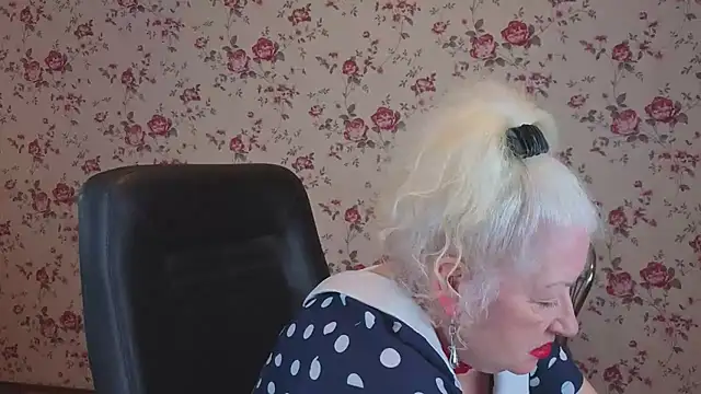 Snapshot of Maya_Mayflower chatting on 04-05-26, 03:04 Maya Mayflower online show from 04-05-26, 03:04