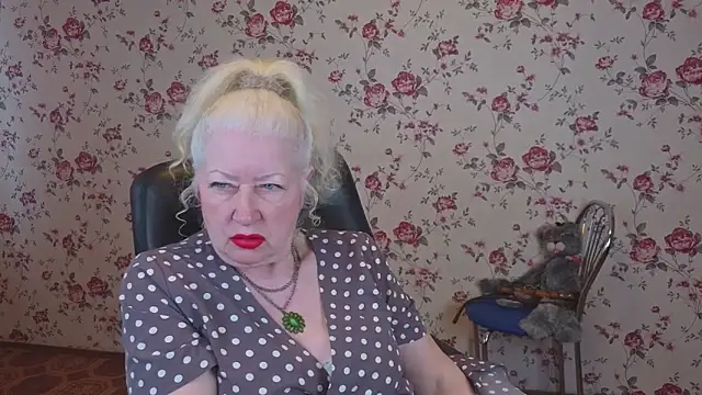 Snapshot of Maya_Mayflower chatting on 04-12-26, 03:00 Maya Mayflower online show from 04-12-26, 03:00