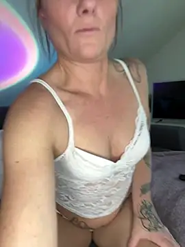 SpicyKylieFoxx online show from 06-24-26, 09:19