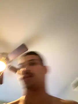 Snapshot of Maikolsalami2 chatting on 10-31-25, 02:40 Maikolsalami2 online show from 10-31-25, 02:40