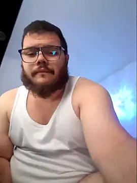 Snapshot of Edmund98 chatting on 03-18-25, 02:58 Edmund98 online show from 03-18-25, 02:58