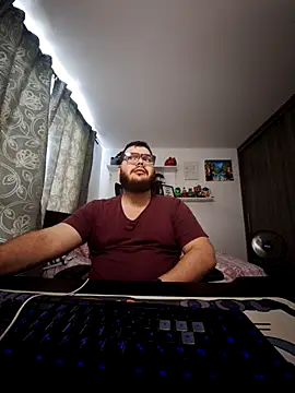 Snapshot of Edmund98 chatting on 11-07-25, 07:58 Edmund98 online show from 11-07-25, 07:58