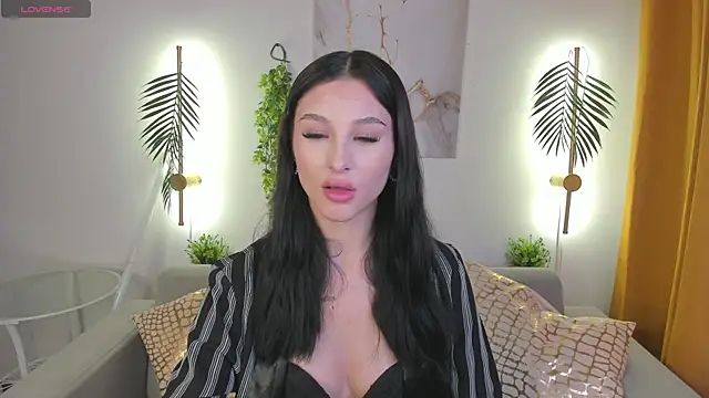 Snapshot of Erika_Flame chatting on 10-11-25, 12:47 Erika Flame online show from 10-11-25, 12:47