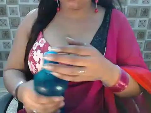 Snapshot of Surjeet_Kaur chatting on 07-24-26, 06:00 Surjeet Kaur online show from 07-24-26, 06:00