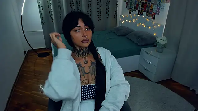 CharimgSabrina online show from 10-27-25, 07:01