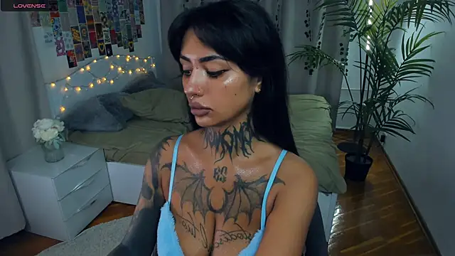 CharimgSabrina online show from 11-28-25, 06:16