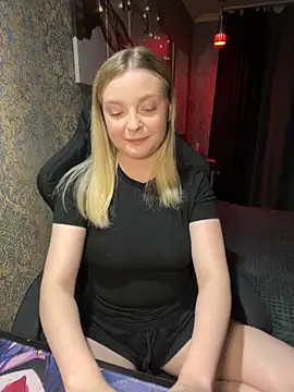 Lina ly online show from 10-11-25, 09:13