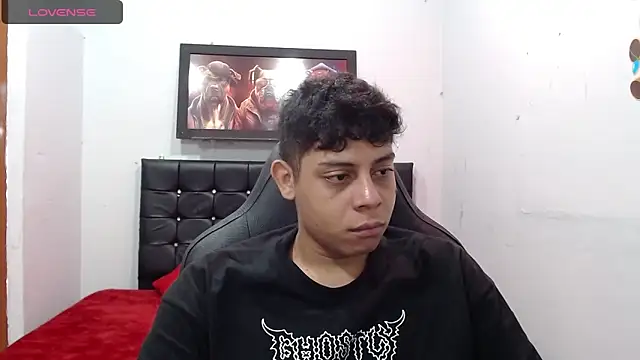 Snapshot of Alejandroo_22 chatting on 03-10-25, 12:15 Alejandroo 22 online show from 03-10-25, 12:15