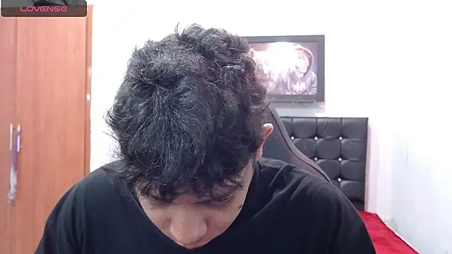 Snapshot of Alejandroo_22 chatting on 03-15-25, 01:07 Alejandroo 22 online show from 03-15-25, 01:07