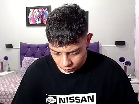 Snapshot of Alejandroo_22 chatting on 10-25-25, 01:40 Alejandroo 22 online show from 10-25-25, 01:40