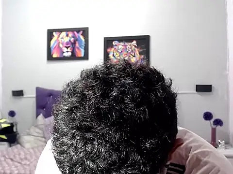 Snapshot of Alejandroo_22 chatting on 12-04-25, 02:15 Alejandroo 22 online show from 12-04-25, 02:15