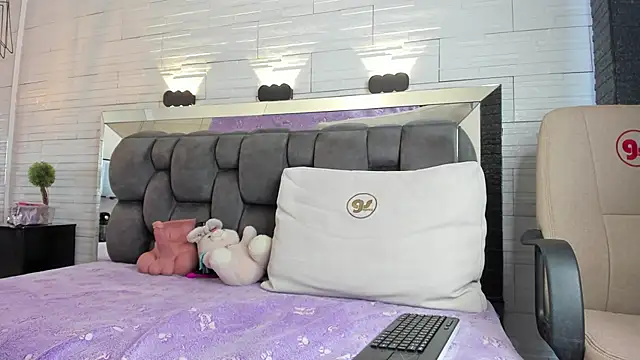 Snapshot of jade_heartt chatting on 11-07-25, 06:52 jade heartt online show from 11-07-25, 06:52