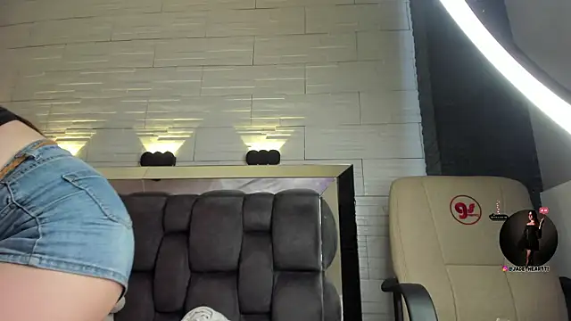 Snapshot of jade_heartt chatting on 12-22-25, 07:44 jade heartt online show from 12-22-25, 07:44