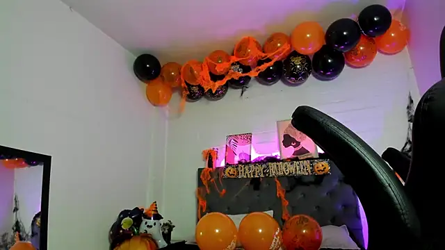 Ayliinn  online show from 10-26-25, 02:28