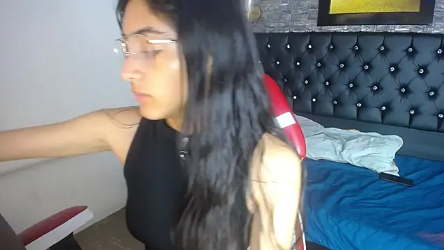 Valen Person online show from 03-07-25, 12:01