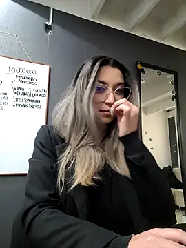 Isabella Varella online show from 03-13-25, 12:56