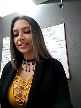 Isabella Varella online show from 03-18-25, 12:36