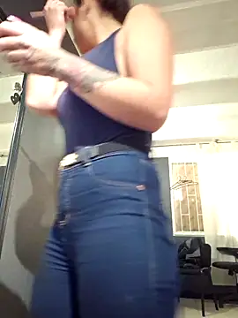 Isabella Varella online show from 09-11-25, 12:49