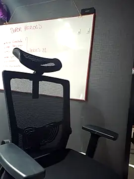 Isabella Varella online show from 11-05-25, 12:27