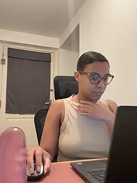 Melia Rayne online show from 12-04-25, 11:41