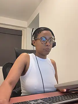Melia Rayne online show from 05-19-26, 10:32