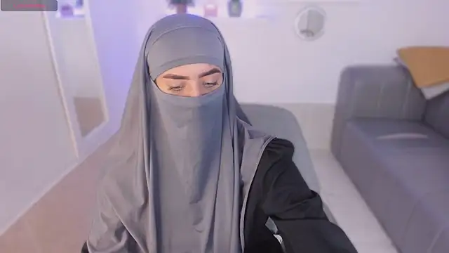 Snapshot of salma_arabicc chatting on 10-15-25, 04:12 salma arabicc online show from 10-15-25, 04:12