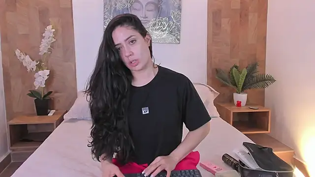 Snapshot of isabella_winkler chatting on 06-11-26, 11:08 isabella winkler online show from 06-11-26, 11:08