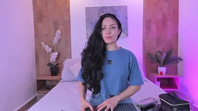 Snapshot of isabella_winkler chatting on 06-20-26, 11:02 isabella winkler online show from 06-20-26, 11:02