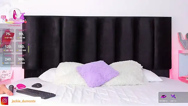 JackieDumont1 online show from 11-07-25, 08:20