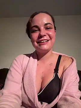 Snapshot of Biana_Fernan chatting on 05-19-26, 09:10 Biana Fernan online show from 05-19-26, 09:10
