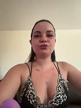 Snapshot of Biana_Fernan chatting on 06-13-26, 02:48 Biana Fernan online show from 06-13-26, 02:48