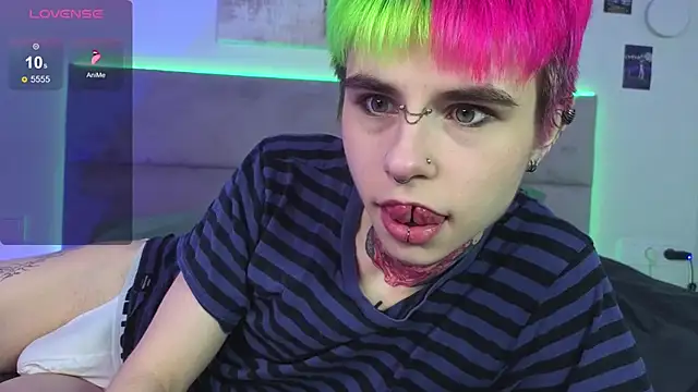 Snapshot of Alex_Vallley chatting on 10-30-25, 11:05 Alex Vallley online show from 10-30-25, 11:05