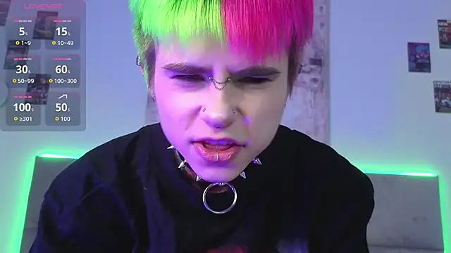 Snapshot of Alex_Vallley chatting on 10-31-25, 11:06 Alex Vallley online show from 10-31-25, 11:06