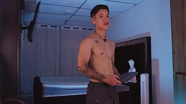 ErosKhaos online show from 09-28-25, 05:57