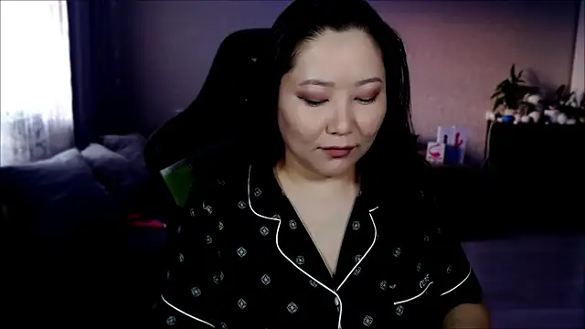 LisaAsianFlower online show from 03-17-25, 12:14