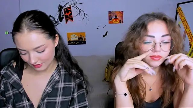 kiki swan online show from 10-27-25, 02:32