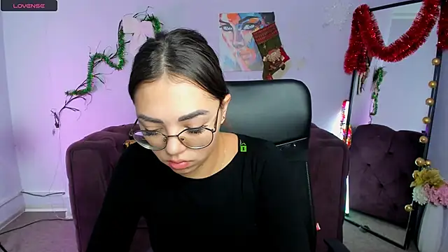 Snapshot of kiki_swan chatting on 01-10-26, 06:48 kiki swan online show from 01-10-26, 06:48