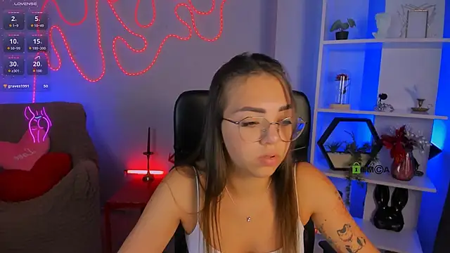 Snapshot of kiki_swan chatting on 07-19-26, 11:03 kiki swan online show from 07-19-26, 11:03