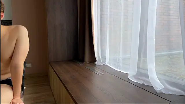 Aurora 5 online show from 10-28-25, 07:56