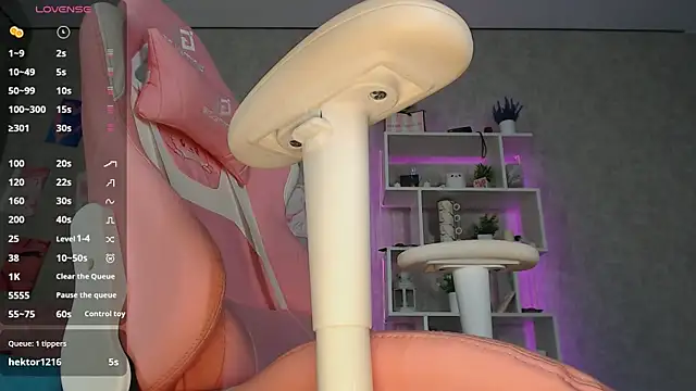 Snapshot of Cassie_Scott chatting on 09-09-25, 04:12 Cassie Scott online show from 09-09-25, 04:12