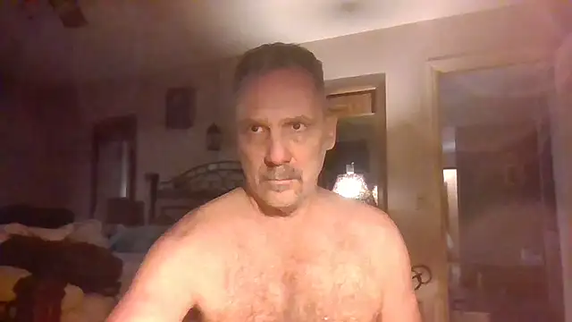 Snapshot of HunkofRock chatting on 11-13-25, 01:10 HunkofRock online show from 11-13-25, 01:10