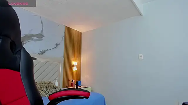 Snapshot of lisa_prescot chatting on 10-09-25, 12:03 lisa prescot online show from 10-09-25, 12:03