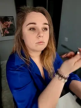 Juicy PeachLux online show from 11-13-25, 06:12