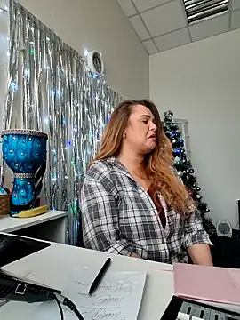 Juicy PeachLux online show from 01-18-26, 07:34