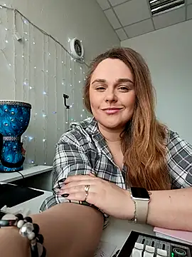 Juicy PeachLux online show from 02-15-26, 05:48