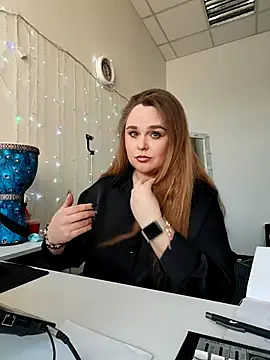 Juicy PeachLux online show from 02-18-26, 06:42